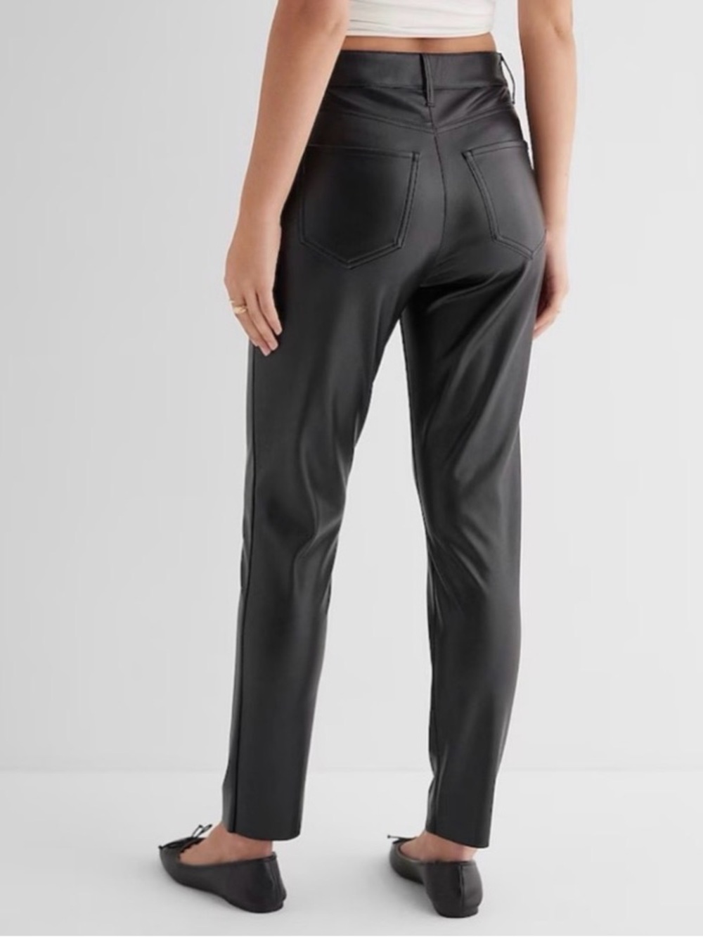 Express 90s skinny high rise black pleather jeans size 4 short new with tags - Picture 2 of 11